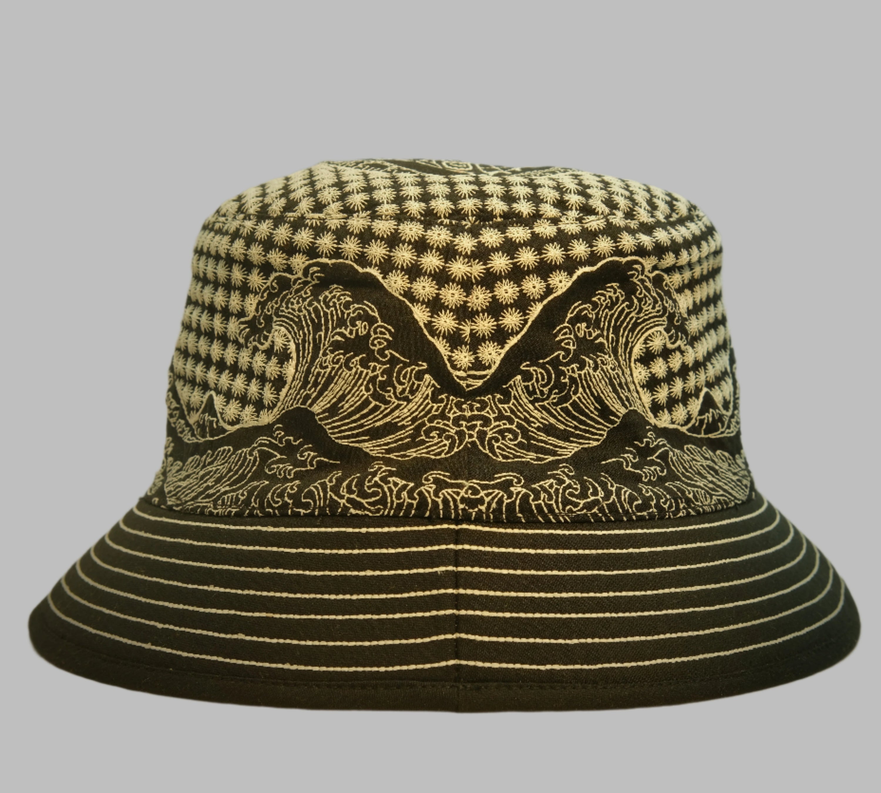 GREAT WAVE BUCKET HAT
