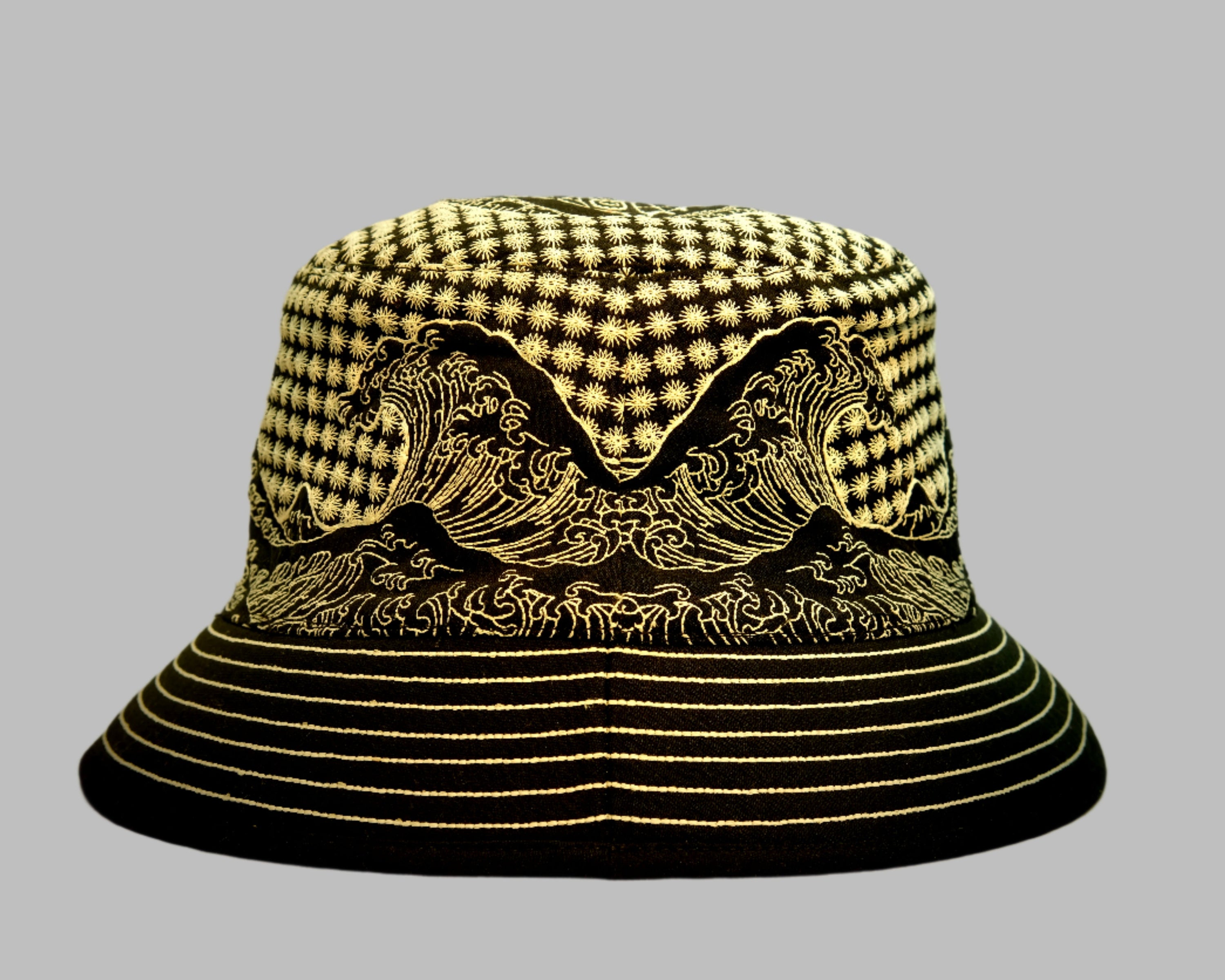 GREAT WAVE BUCKET HAT